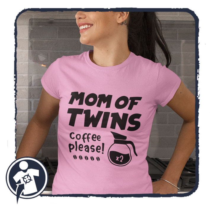 MOM of TWINS - Coffee please! - feliratos női póló ikres anyáknak